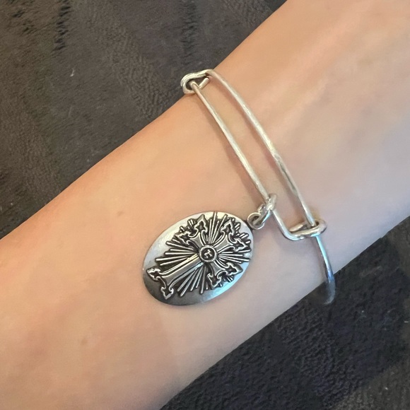 Alex and Ani, Armenian Cross charm expandable Rafaelian bangle bracelet, copper - Picture 4 of 6